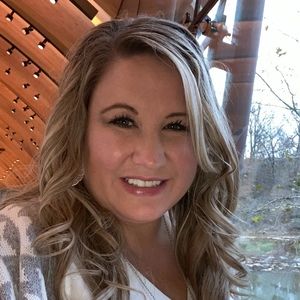 Meet your Posher, Desiree